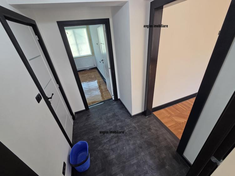 Apartament 3 camere str UNIRII