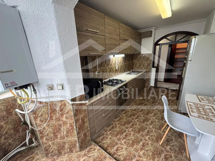 Apartament cu 3 camere, decomandat, 80mp, Zona Ultracentral