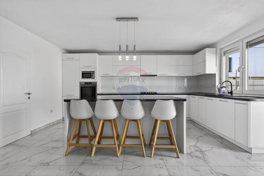 VILĂ MODERNĂ 2024 | 6 CAMERE | 203 MP UTILI | FÂNTÂNELE