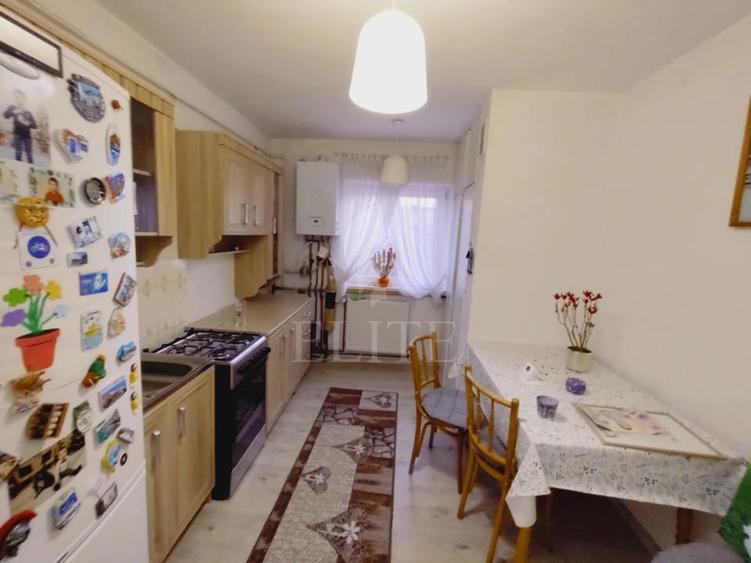 Apartament 3 camere în zona Facultatea de Arhitectura