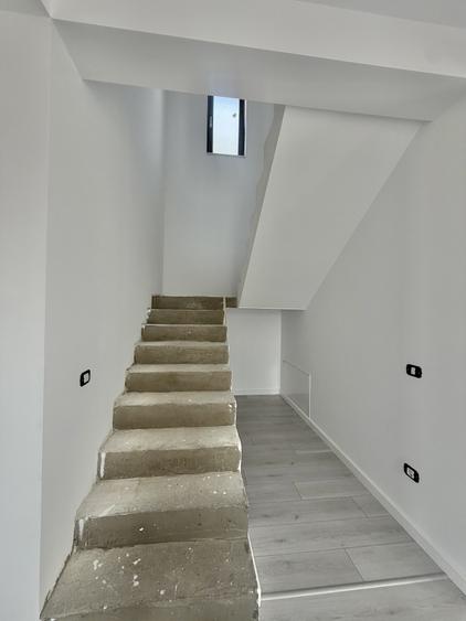Duplex, despartit prin camera tehnica, 4 camere, 111mp utili in Giroc