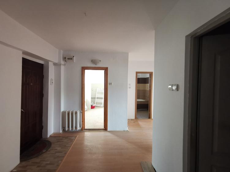 Apartament 3 camere decomandat