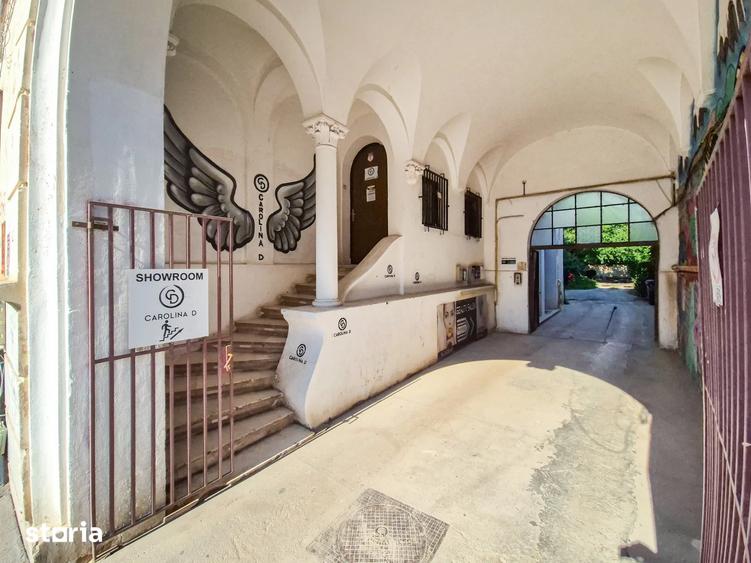 Apartament 5 camere de închiriat / Piața Romană