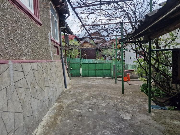 De Vanzare CASA + TEREN 1094mp VALEA LEURZII, BUCIUMENI, DAMBOVITA