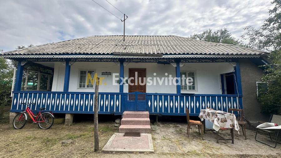 Casă bătrânească și teren generos 1172 mp, Pădureți (25 km de Pitești)