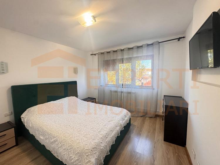 Apartament 3 camere decomandat, renovat integral, de vânzare în KM 5 – Constanța