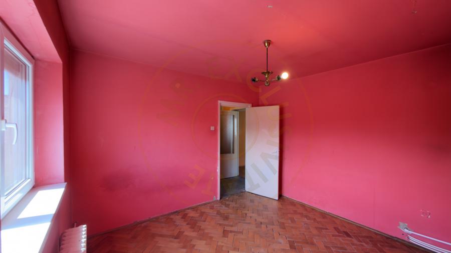 Apartament 2 camere Etaj III / Str. Eliberării 17 -Carei- Comision 0% cumpărător