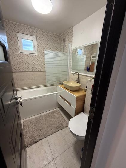 Inchiriez apartament 3 camere Crangasi