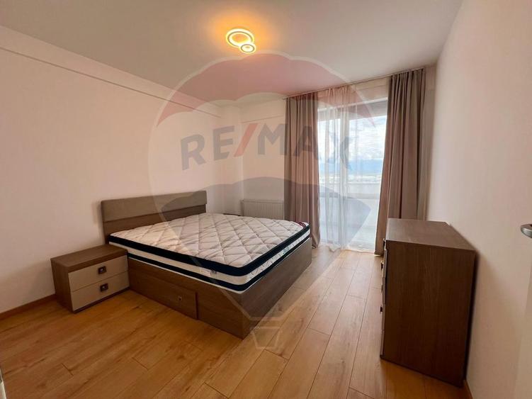 Apartament cu 3 camere de vânzare