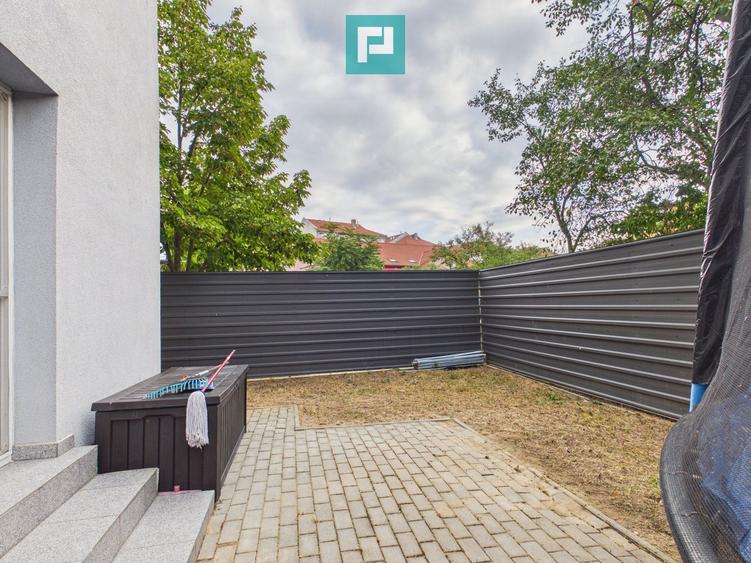 Apartament cu 3 camere si curte in Alfa
