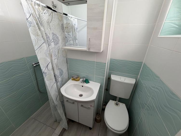 Apartament 3 camere de inchiriat, etaj 5 - zona Cetate