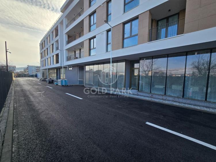 Spatiu Comercial - Floresti/Eroilor - Vitrina / TRAFIC PIETONAL
