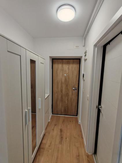 Inchiriere garsoniera si loc de parcare in Hills Titanium