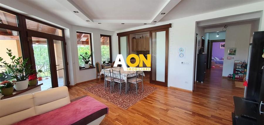 Casa parter+demisol, 1200 mp teren, pretabila pt 2 familii, Sard