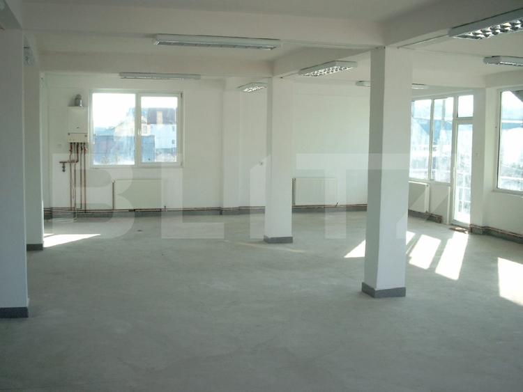 Imobil pentru închiriere, 740 mp, dispus pe 4 niveluri