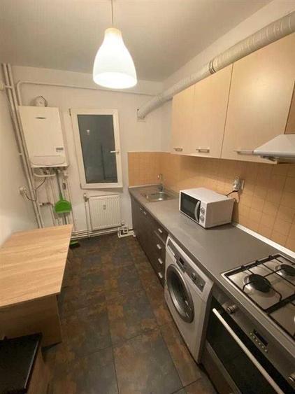 Apartament 2 camere zona Podu Ros etaj 2