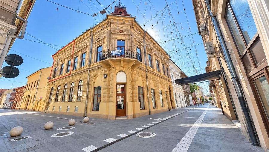 De vanzare/ Închiriat apartament istoric confort lux ultracentral Arad