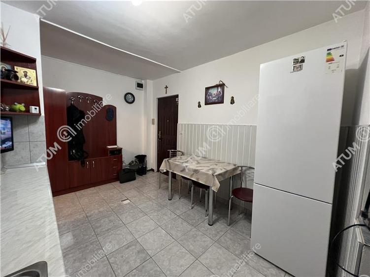 Apartament cu 2 camere decomandate si pivnita zona Terezian din Sibiu