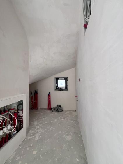 Duplex spatios, 5 camere, 102 mp utili, teren 285 mp - Ghiroda