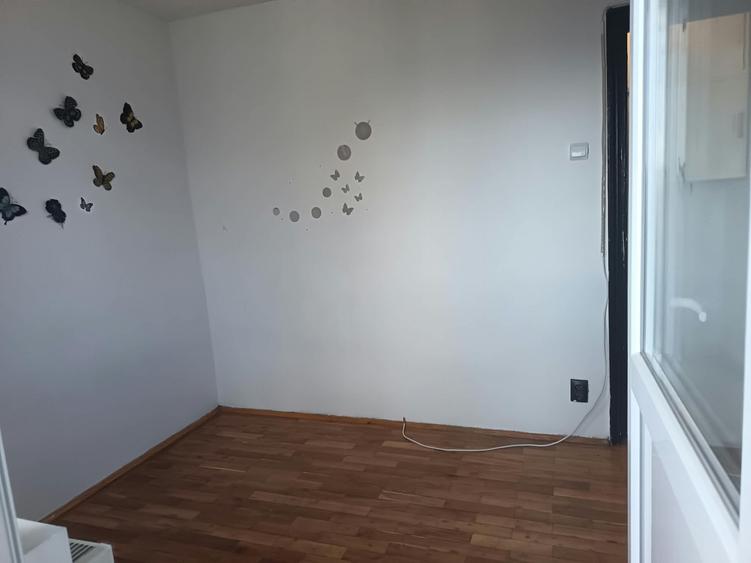 2 camere/ Sos Pantelimon/necesita renovare