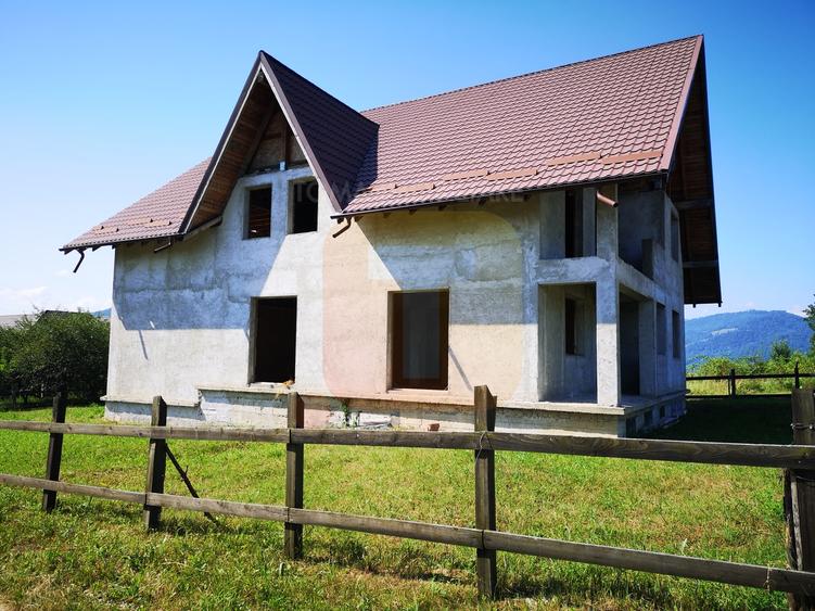 Vilă spațioasă cu vedere panoramică spre Lacul Bâtca Doamnei – Viișoara, Neam
