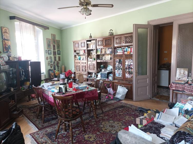 Casa 4 camere libera la vanzare zona Central - 2