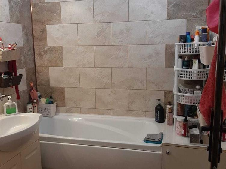Apartament de vanzare direct de la proprietar-intersecția Materna, Craiovița
