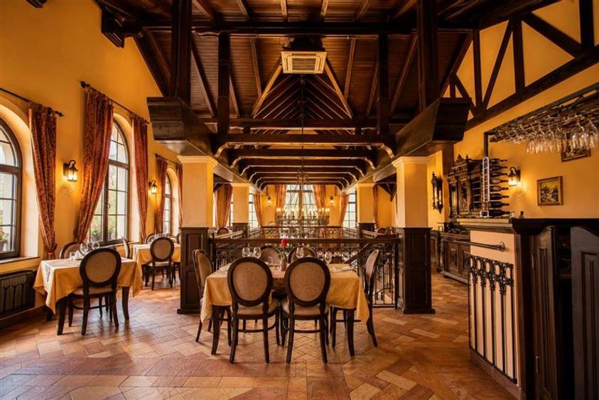 Resort montan cu: restaurant, wellness, 4.300mp teren, 5 min de Castelul Bran