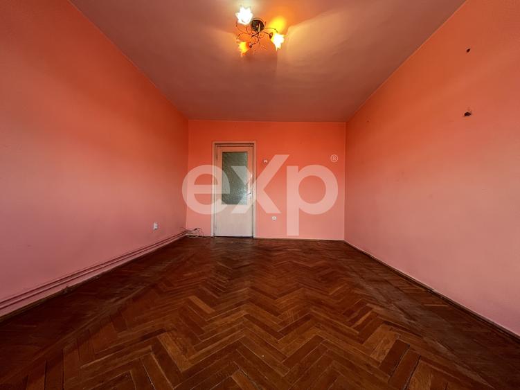 Apartament 3 camere dec 2 băi etajul 3 central Gaesti