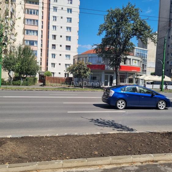 Proprietar vand apartament 3 camere etaj 1 semidecomandat zona Vlahuta 3 - 12