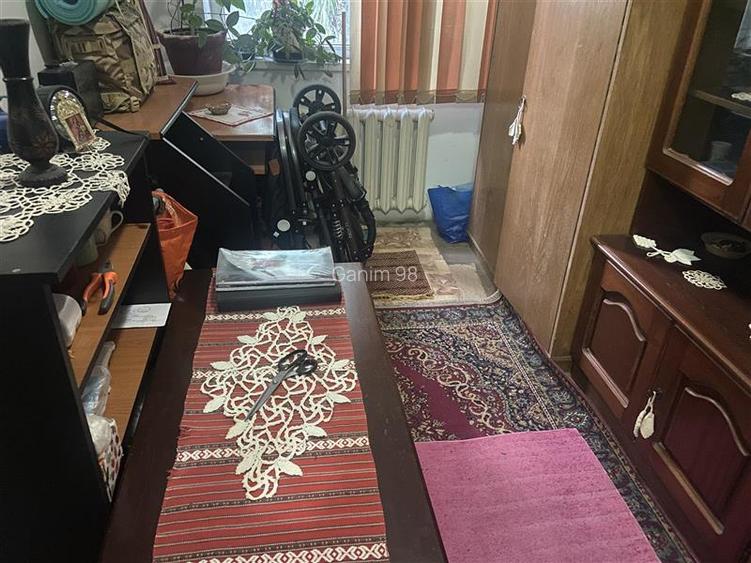 Apartament 3 camere in Focsani , zona centrala Scoala 10 - Sala Polivalenta , de - 2