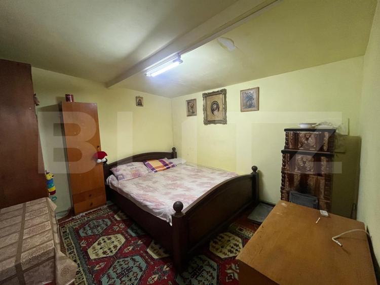 Casa 6 camere + anexa, 811 mp teren, zona Leamna de Sus