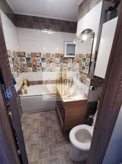 Vând apartament cu trei camere confort 1