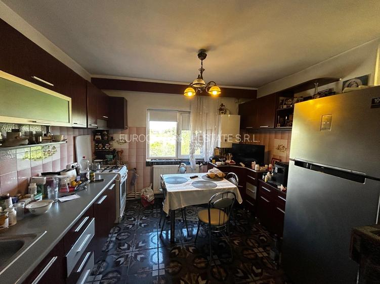 Apartament 3 camere decomandat - Tomis Nord/Rovere - 157.000 euro(Cod E11+E12) - 4