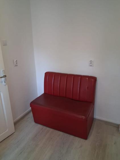 Tineretului metrou D+1+M NEMOBILATA , pretabila birouri/locuit