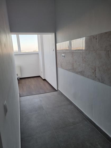 Spatiu de Birou 16m2 Etaj 6 - zona Baza 3 - Calea Chisinaului 132