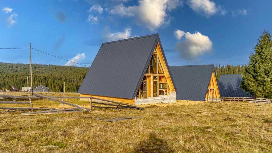Cabana A-Frame semifinisată în Smida – 115 mp utili, teren 700 mp