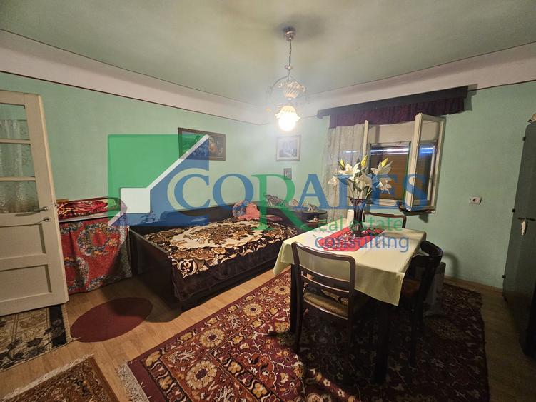 Casa Individuala, la intrarea in Ghiroda, CF de TM. Gradina generoasa