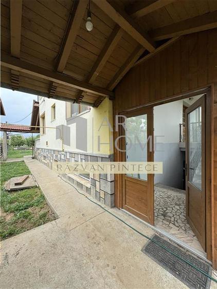Casa S+P+1E, 11 camere, garaj, teren 1915 mp, stradal Paulestii Noi, langa Ploie