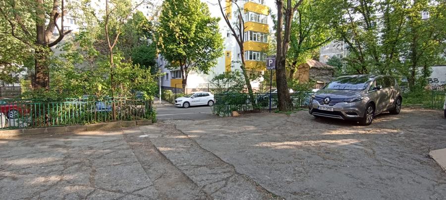 Vanzare clădire 800 mp D+P+Et.1+M cu teren 430 mp potențial conversie în locuit