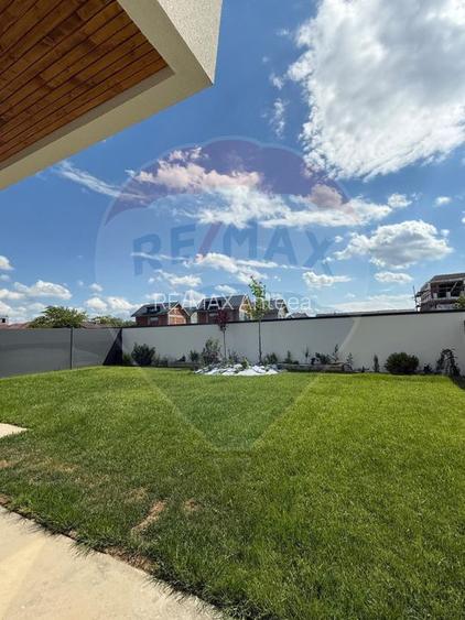 Vila smart personalizabilă cu rooftop și piscină privată – arhitectură - 10