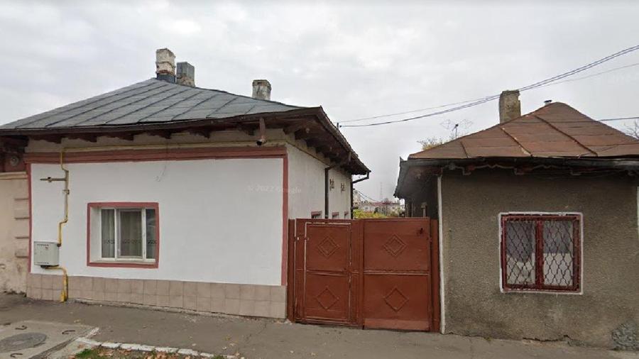 GALATI, PIATA CENTRALA, TEREN 930 MP, FRONT STRADAL 12 ML.