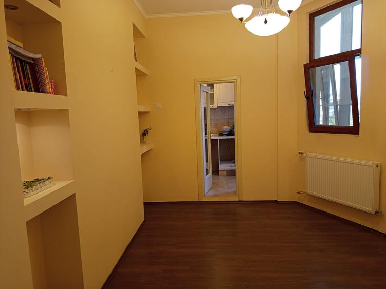 Ap. 3 Cam. | Piața Unirii - vizavi de Magazin Unirea | Renovat