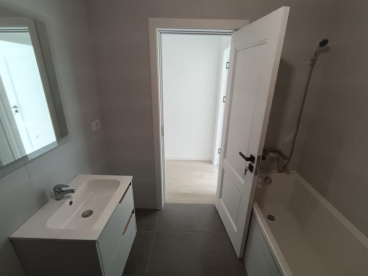 Apt cu 2 camere decomandat , Valea Lupului , intabulat, loc de parcare inclus