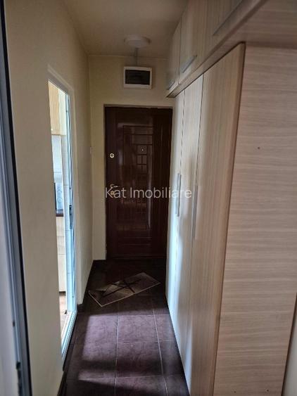 Vand apartament doua camere - 6