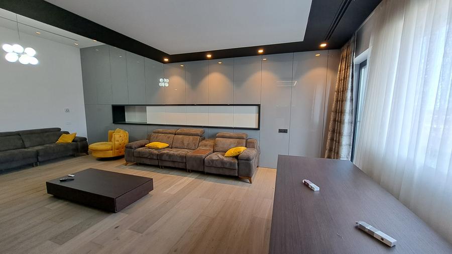 APARTAMENT 4 CAMERE CU SCARA INTERIOARA TIP LOFT -ULTRA LUX