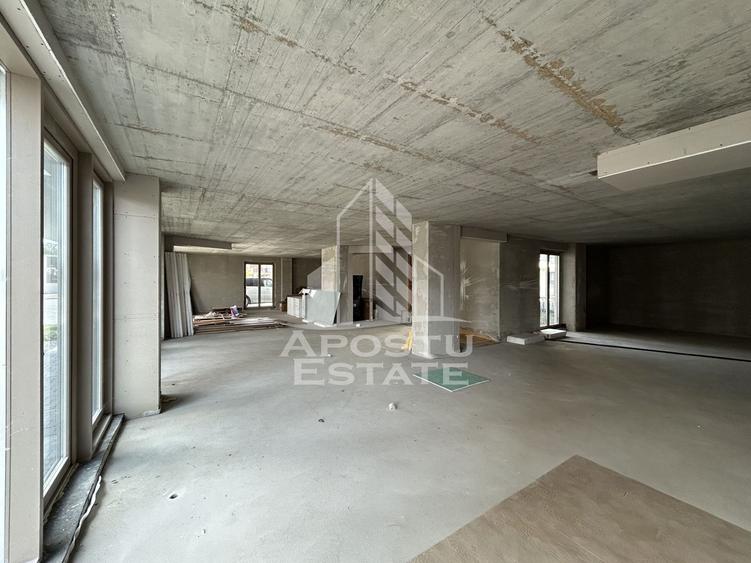 Spatiu comercial 232 mp, 14 locuri parcare, Circumvalatiunii