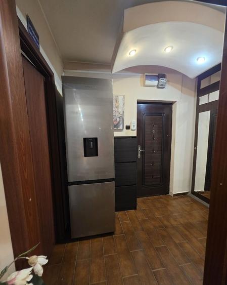 Vanzare Apartament 2 camere, etaj 6/10, balcon open-space cu bar, – Favorit