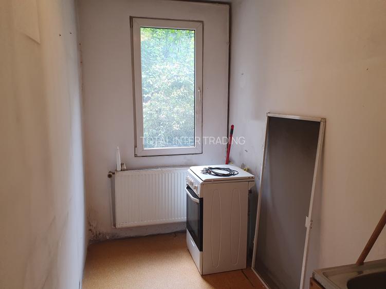 Vanzare-garsoniera-Dr Taberei-Tg Neamt-parc-p/4-dec-bl 78-libera-65000E - 8