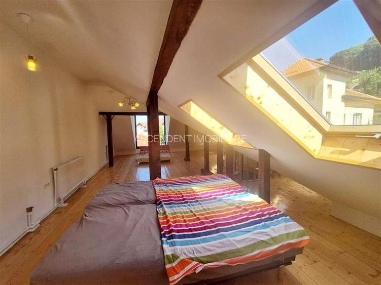 O casa altfel: stil vintage, curte proprie si 2 locuri de parcare -Brasov Centra - 16
